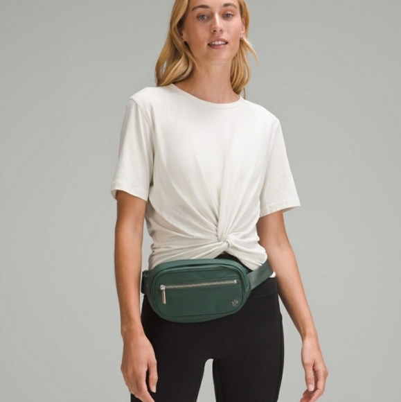 lululemon athletica Handbags - NWT Lululemon Unisex Wunderlust Belt Bag 1.8L Dark Forest Color